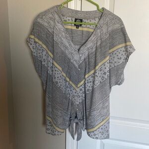 Bobeau blouse front tied size XL